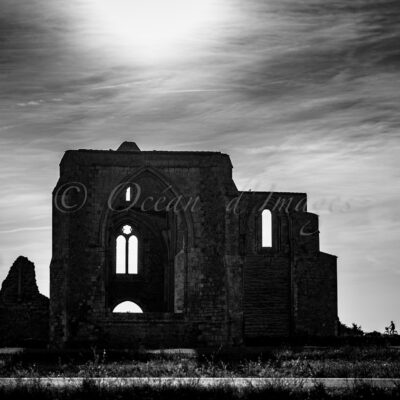 photo noir et blanc abbaye des chateliers ile de ré Charente maritime
