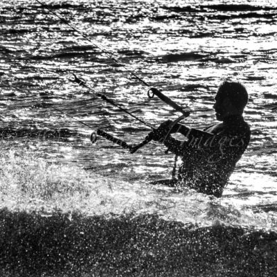 kite surf Chatelaillon photo en noir et blanc