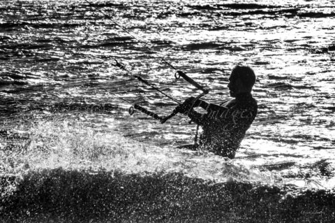 kite surf Chatelaillon photo en noir et blanc