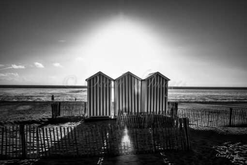 photographe cabine de plage Chatelaillon photographie en noir et blanc