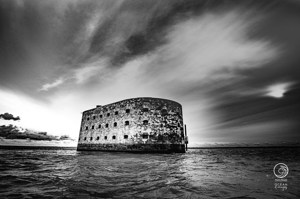 Fort Boyard#1 photo en noir et blanc fort Boyard