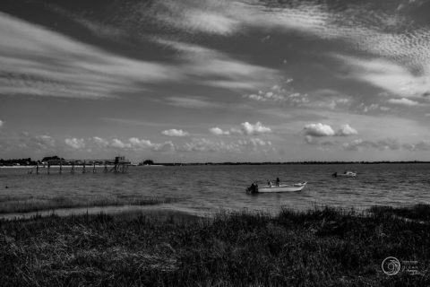 Photo noir et blanc - paysage de Charente Maritime - carrelet - Fourras