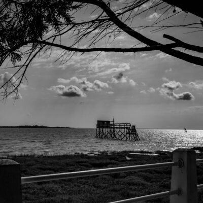 Phot en noir et blanc carrelet à Fourras Charente Maritime