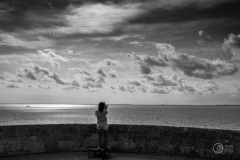 Plage de Fourras en noir et blanc
