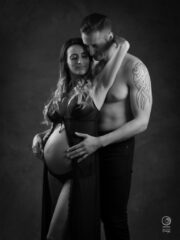 photographe grossesse Châtelaillon La Rochelle Studio photo noir et blanc
