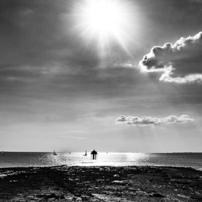 Photo noir et blanc du Phare du Bout du Monde à La Rochelle